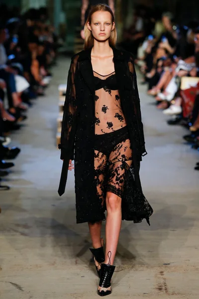 Look 74